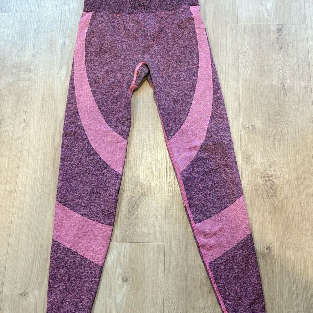 PINK Victoria's Secret Seamless Leggings - Pink and Purple
